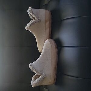 Dear Foams Fuzzy Boots